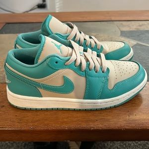 Jordan 1 lows. NEW! Wore 1x
